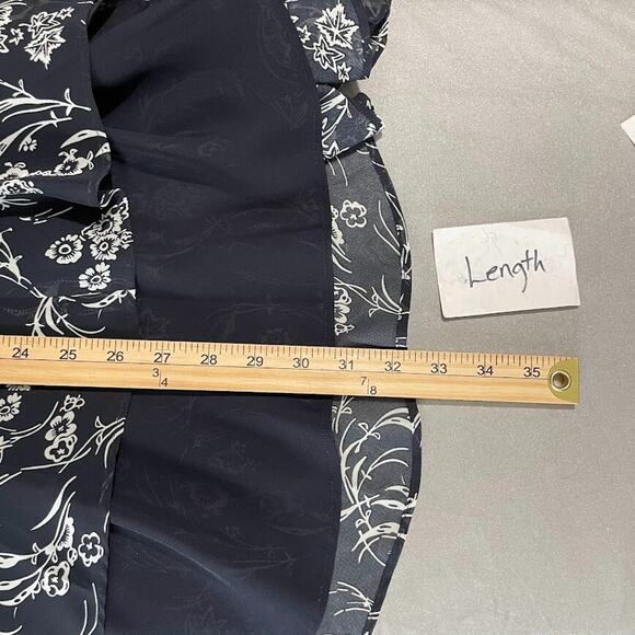 Chaps Size Large Skirt Dark Navy Floral Asymmetric Flowy Flutter Classic Fairy - Picture 9 of 9